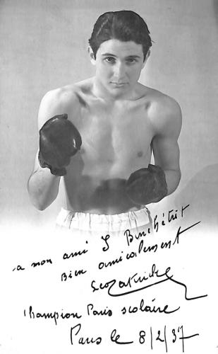 Carte postale dédicacée par Leo (?).