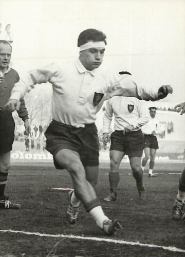 PHOTO ORIGINALE DE PRESSE DE PIERRE BESSON AVEC L'ÉQUIPE DE FRANCE ANNÉES 60