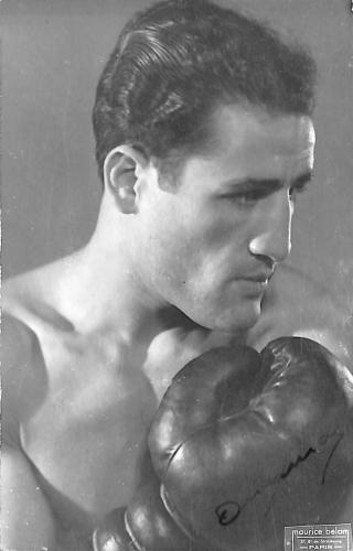 Carte photo dédicacée par Maurice Belam (?).