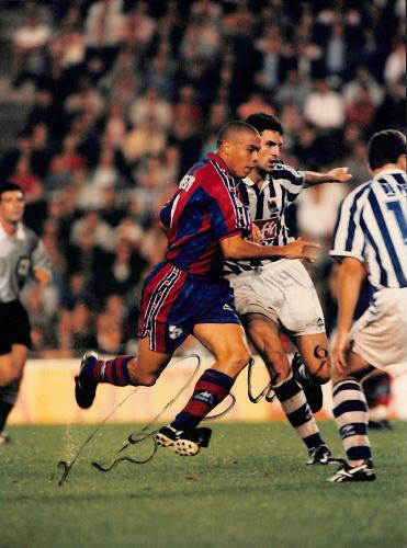 PHOTO ORIGINALE DE PRESSE AUTOGRAPHIÉE DE RONALDO (FC BARCELONE)