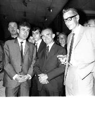 ENSEMBLE DE 13 PHOTOS ORIGINALES DE PRESSE DE JEAN ROBIC