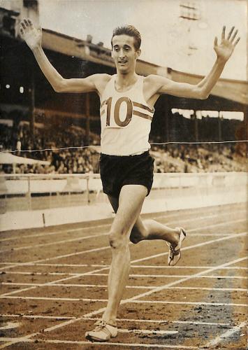 PHOTO ORIGINALE DE PRESSE D'ATHLÉTISME DE GORDON PIRIE DU 24 JUILLET 1961