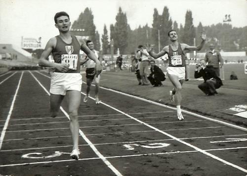 PHOTO ORIGINALE DE PRESSE D'ATHLÉTISME DE LUROT ET PELLEZ DU 21 SEPTEMBRE 1963