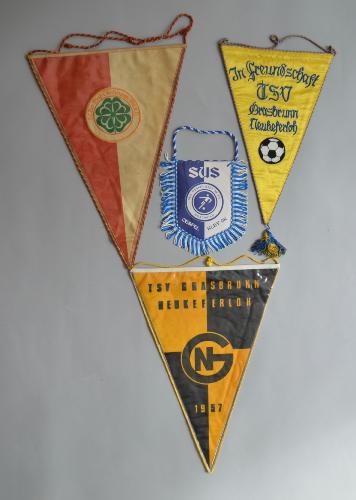 FANIONS DE DIVERS CLUBS ALLEMAND