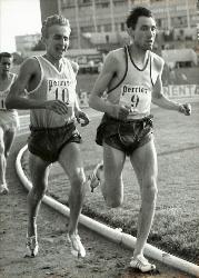 PHOTO ORIGINALE DE PRESSE D'ATHLÉTISME BOGEY ET BERNARD DU 4 AOÛT 1962