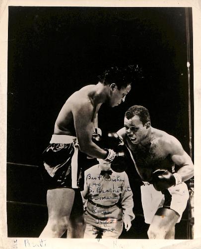 PHOTO ORIGINALE DE PRESSE DÉDICACÉE DE JONES ET BRATTON DU 12/05/1952