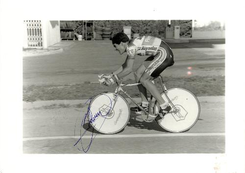 PHOTO ORIGINALE DE PRESSE AUTOGRAPHIÉE DE MIGUEL INDURAIN