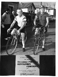 ENSEMBLE DE 6 PHOTOS ORIGINALES DE PRESSE DE JEAN ROBIC EN COURSE