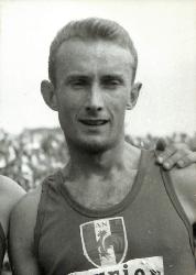 PHOTO ORIGINALE DE PRESSE D'ATHLÉTISME DE JEAN WADOUX DU 3 JUIN 1964
