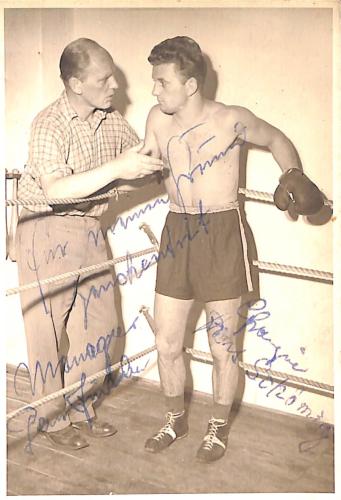 Carte postale dédicacée par Hans Schoemig.