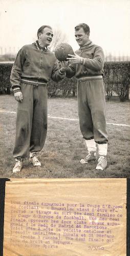 PHOTO ORIGINALE DE PRESSE DE KUBALA ET DI STEFANO AVANT REAL MADRID VS BARCELONE DU 9 MARS 1960