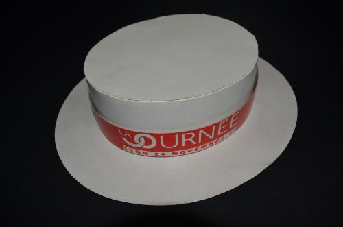 LOT DE 2 CHAPEAUX CARTONS AUTOGRAPHES PELEN ALBERTVILLE 1992