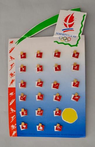 PRÉSENTOIR 22 PIN'S ALBERTVILLE 1992