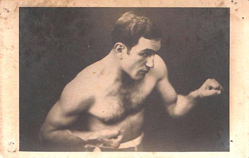 Carte postale d’un boxeur à déterminer.