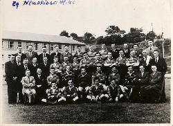 PHOTO ORIGINALE DE PRESSE DE L'ÉQUIPE DE NEWBRIDGE 1945-1946