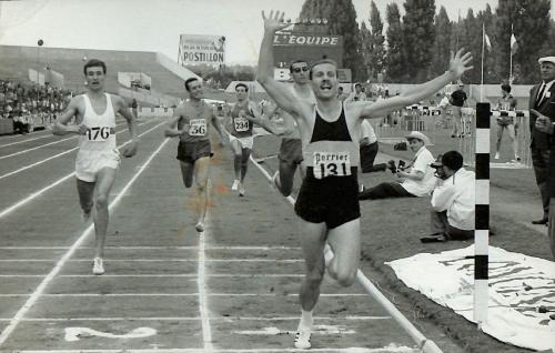 PHOTO ORIGINALE DE PRESSE D'ATHLÉTISME DE LUROT ET PELLEZ DU 27 JUILLET 1964