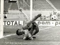 PHOTO ORIGINALE DE PRESSE DE GEORGES CARNUS À L'AS SAINT-ÉTIENNE VS BORDEAUX DU 1 JUIN 1969